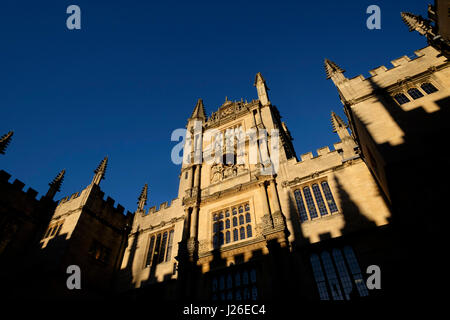 Torre di cinque ordini presso la Libreria di Bodleian, Oxford, Oxfordshire, England, Regno Unito Foto Stock