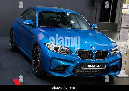 Belgrado, Serbia - Marzo 23, 2017: nuova BMW M2 Coupe presentato a Belgrado 53th International Motor Show - MSA (OICA). Foto Stock