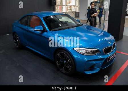 Belgrado, Serbia - Marzo 23, 2017: nuova BMW M2 Coupe presentato a Belgrado 53th International Motor Show - MSA (OICA). Foto Stock