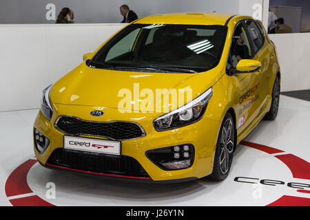 Belgrado, Serbia - Marzo 24, 2017: Nuova KIA Ceed GT ha presentato a Belgrado 53th International Motor Show - MSA (OICA). Foto Stock