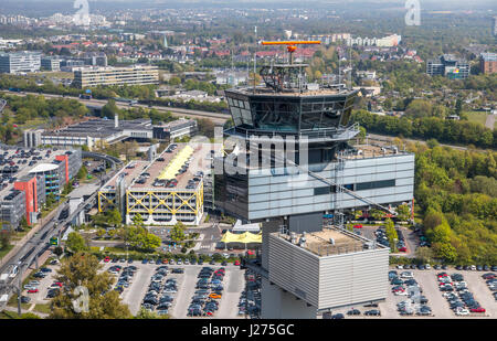 Veduta aerea di DŸsseldorf Aeroporto Internazionale, il controllo del traffico aereo tower, Foto Stock