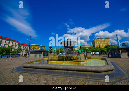 Tutti e cinque i continenti fontana nella piazza Jarntorget, Göteborg, Svezia Foto Stock