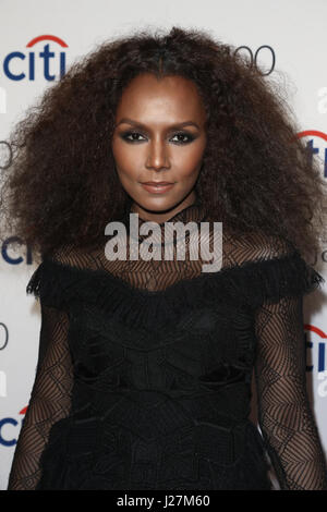 New York, Stati Uniti d'America. Xxv Aprile, 2017. Janet Mock assiste il tempo 100 Gala a Frederick P. Rose Hall il 25 aprile 2017 a New York City. Credito: Debby Wong/Alamy Live News Foto Stock