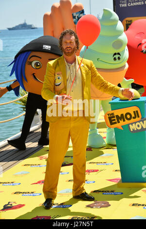 Cannes, Francia. 16 Maggio, 2017. Attore T.J. Miller all'photocall per 'Il filmato Emoji' al settantesimo Festival de Cannes, Cannes, Francia. Credito Foto: Sarah Stewart/Alamy Live News Foto Stock