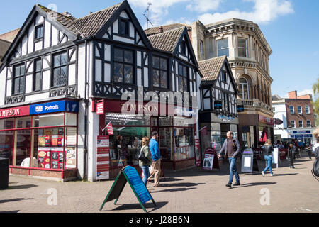 Edificio a graticcio nel centro di Trowbridge, città della contea di Wiltshire, Inghilterra, Regno Unito Foto Stock