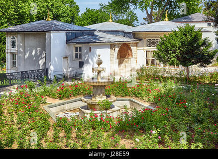 Il quarto cortile del Palazzo Topkapi di fronte Terrazza Kiosk (chiosco divano), Istanbul, Turchia Foto Stock