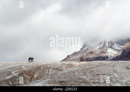 La Georgia, Mzcheta-Mtianeti, Stepanzminda, Kazbegtour, Gergeti glacier, discesa, visualizza back in salita Foto Stock