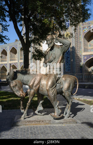 Uzbekistan, provincia di Bukhara, Bukhara, monumento alla Hodscha Nasreddin. Egli è stato un leggendario Uzbek-oriental intrattenitore, una sorta di Robin Hood Foto Stock