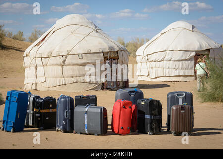 Uzbekistan, Nurota tumani, yurta per turisti nel deserto Kizilkum Foto Stock