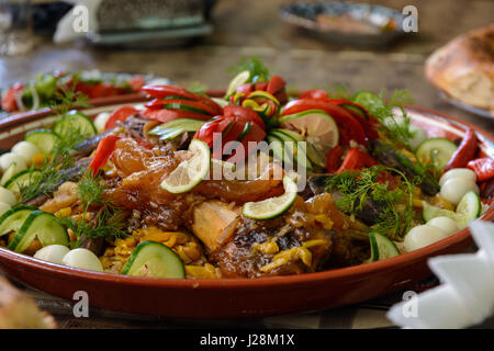 Uzbekistan, provincia di Samarcanda, Samarcanda, aratro (qui Tajik) è un salto di specialità a base di riso, con grasso di carne, uova e verdure Foto Stock