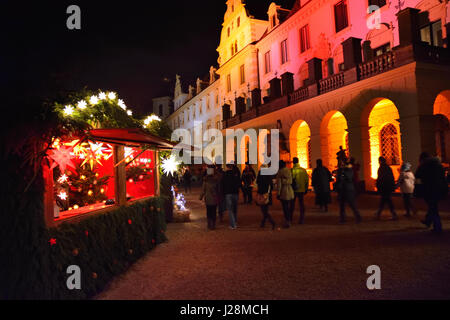 In Germania, in Baviera, Regensburg, Mercato di Natale, Regenscastle appartiene al patrimonio culturale mondiale dell UNESCO Foto Stock