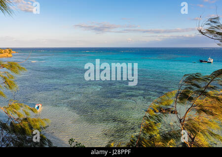 La vista del vedere dal punto di vista su Nacula Island, parte di Yasawa isola gruppo nelle isole Figi Foto Stock