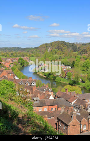 Bridgnorth, il fiume Severn e alta roccia dalla terrazza del castello, Shropshire, Inghilterra, Regno Unito. Foto Stock