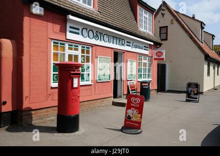 I negozi del villaggio e Post Office, Ickleton, Cambridgeshire Foto Stock