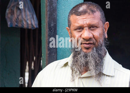 I clienti e i fornitori sul mercato Manning, quartiere di Pettah, Colombo, Sri Lanka Foto Stock