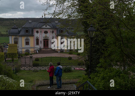 Uno dei 3 Dornburger Schlosser è il Rokoko Schloss. Dornburg-Camburg, Germania Foto Stock