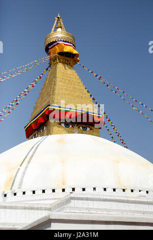 Stupa Boudhanath a Kathmandu, Nepal. È il più grande stupa in Nepal e il santissimo tibetano tempio Buddista al di fuori del Tibet. Foto Stock