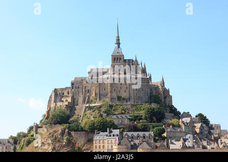 Il Mont Saint Michel castello con la sua splendida posizione nord-ovest in Franktike. Foto Stock