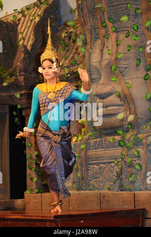 Tradizionale ballerino di danza Apsara, Siem Reap, Cambogia. Credito: Kraig Lieb Foto Stock