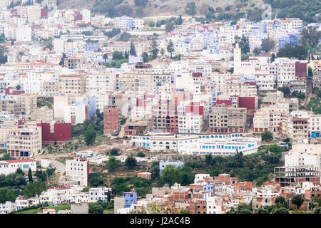 Il Marocco, Chefchaouen o Chaouen è il capoluogo della provincia dello stesso nome. È soprattutto nota per le sue stradine strette e i quartieri dipinta in varietà di vivaci colori blu. Foto Stock