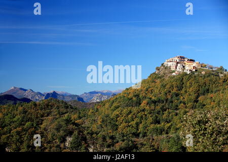 Tourrette du Chateau, Parc regional des Prealpes d'Azur, Alpes-Maritimes, 06, PACA, Francia Foto Stock