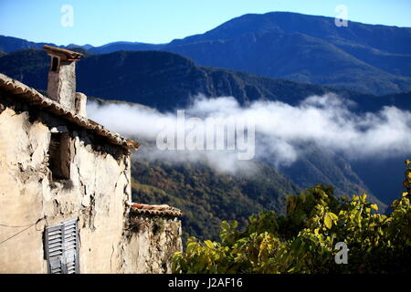 Tourrette du Chateau, Parc regional des Prealpes d'Azur, Alpes-Maritimes, 06, PACA, Francia Foto Stock