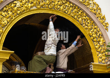 Myanmar (Birmania), regione di Mandalay, Mandalay Mahamuni Pagoda Foto Stock