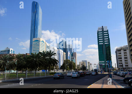 Sheikh Rashid bin Saeed Street in Abu Dhabi, Emirati Arabi Uniti, Medio Oriente Foto Stock