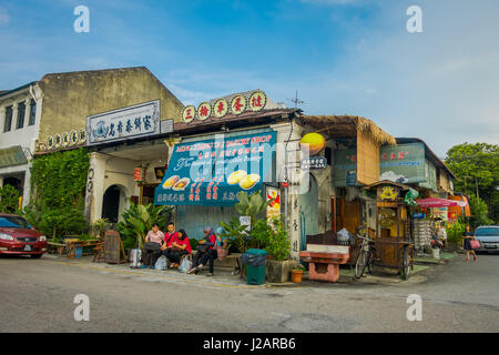 George Town, Malesia - 10 Marzo 2017: vie di vista di negozi e vita quotidiana della seconda città più grande della Malaysia. Foto Stock