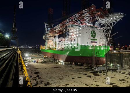 Dock di funzionamento al Bloom e Voss ad Amburgo il 31 maggio 2016 (Germania) | utilizzo in tutto il mondo Foto Stock