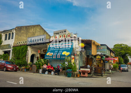 George Town, Malesia - 10 Marzo 2017: vie di vista di negozi e vita quotidiana della seconda città più grande della Malaysia. Foto Stock