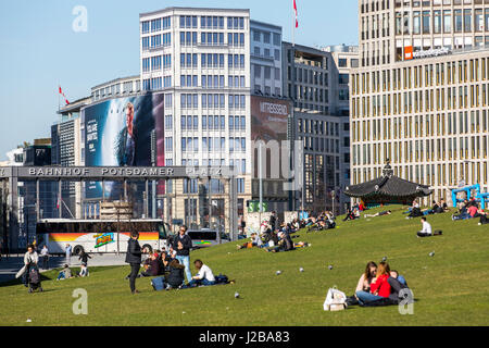 Tilla-Durieux-Park , a sud di Potsdamer Platz, quadrato, a Berlino, Germania, Foto Stock