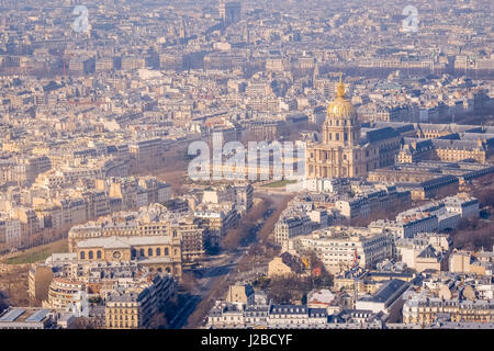 Parigi, Francia - aerial vista città con Invalides Palace e il Pantheon Hotel des Invalides Foto Stock