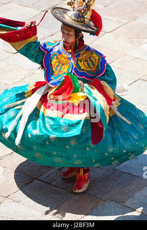 Black Hat ballerini, Tshechu Festival di Wangdue Phodrang Dzong Wangdi Bhutan Foto Stock