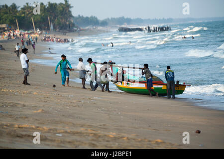 Documentario immagini : i pescatori a Pondicherry, India Foto Stock