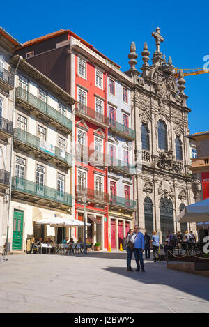 Porto Portogallo street, il Largo de Santo Domingos - una piccola piazza barocca nella zona vecchia della città di Porto, Europa Foto Stock