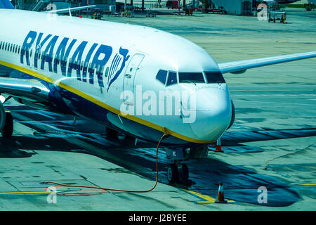 Ryanair Beoing 737 aicraft presso l'aeroporto di Stansted Foto Stock