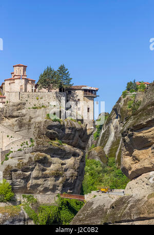 Vista distante sul Grand Meteoro monastero, Grecia Foto Stock