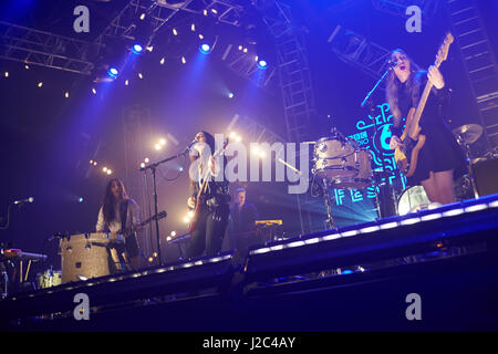 Gli orrori live sul palco a BBC Radio 6 Music Festival, Salford, Manchester. Foto Stock