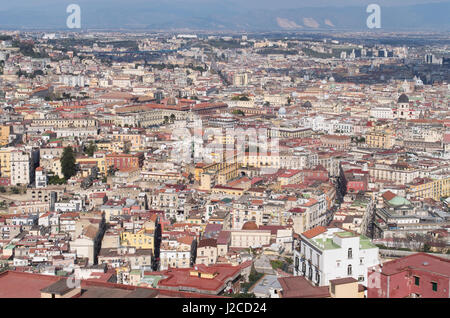 Vista in elevazione di Napoli da Castel Sant'Elmo, Italia Foto Stock