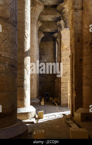 Egitto, Aswan Gouvernement, Edfu, Edfu, il meglio preservato tempio egizio Foto Stock