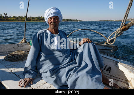 Egitto, Aswan Gouvernement, Aswan, Barca a Vela di viaggio attraverso il Nilo a Kitchener Isola per il Giardino Botanico Foto Stock