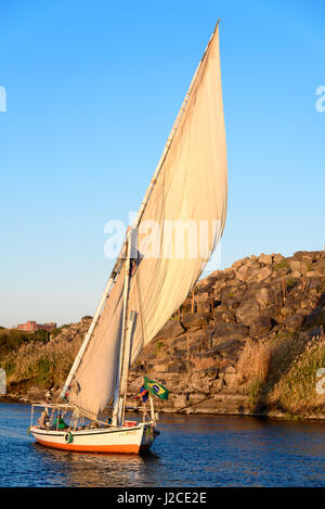Egitto, Aswan Gouvernement, Aswan, viaggio in barca attraverso la Cataratta del Nilo. Foto Stock