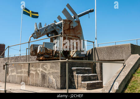 Un 40mm doppia canna Bofors anti-aerei pistola poggia su una pistola emplacement piattaforma sui bastioni di Nola Fort per proteggere il porto Foto Stock