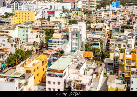 Il Vietnam, Cần Thơ, Can Tho, la capitale e la città più grande del Delta del Mekong, sopra i tetti di Cần Thơ, panoramica della città da ovest Hotel Foto Stock