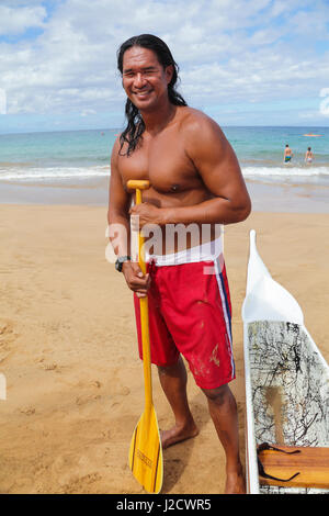 Canoa Outrigger tour guide at Wailea Beach a Maui Foto Stock