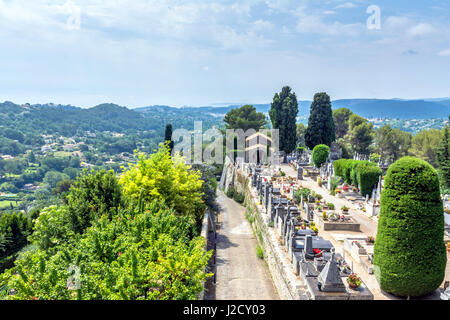 Vista panoramica e il cimitero di Saint Paul de Vence, Provenza, Francia Foto Stock