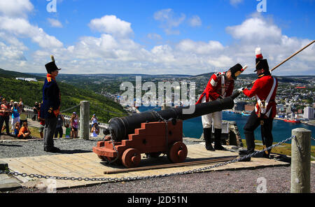 America del nord, Canada, NL, mezzogiorno cerimonia di pistola da Signal Hill, San Giovanni Foto Stock