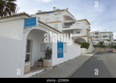 L'Apartment Hotel in Luz, dipartimento di Lagos, Portogallo, da cui Madeleine McCann (Maddie) è scomparso il 03 maggio 2007, raffigurata sul 25 aprile 2017. Il caso rimane irrisolto. Foto: Emilio Rappoldi/dpa Foto Stock