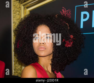 Un modello prima di pista durante la Lina Cantillo mostrano come parte di Bogotà Fashion Week 2017 Expo a Bogotà il 25 aprile 2017 a Bogotà, in Colombia. Foto Stock